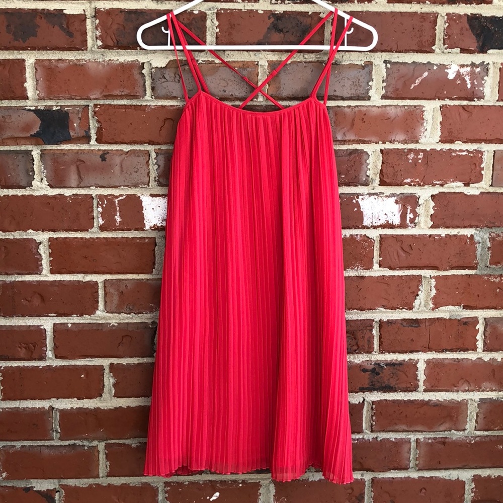 BCBGeneration pleated flowy dress!